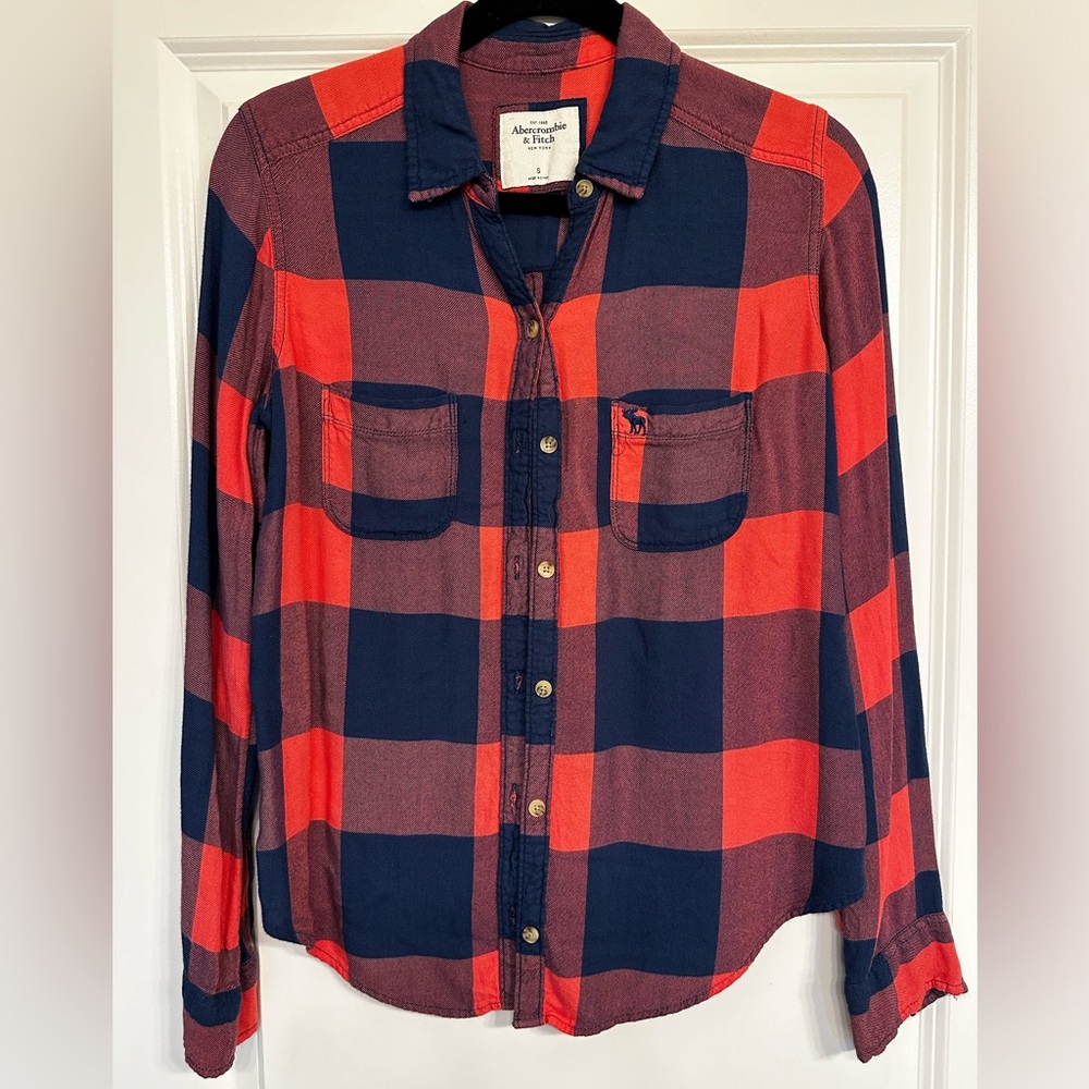 Abercrombie button up- size small